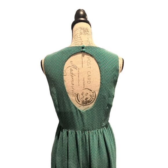 Fit and Flare Sleeveless Dress  Open Back Size Large Forever 21 Lightweight CUTE - Picture 10 of 16